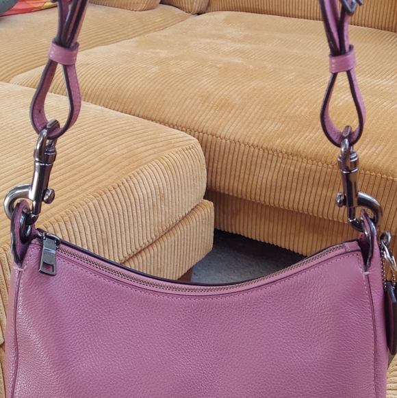 Coach Mauve Pebbled Leather Shoulder Bag W/Gun Metal Hardware - Picture 14 of 16